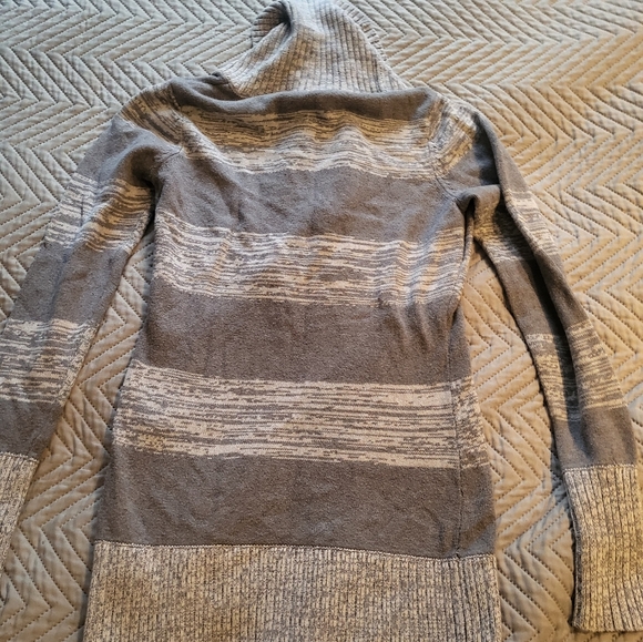 Chandail guess - Picture 3 of 3